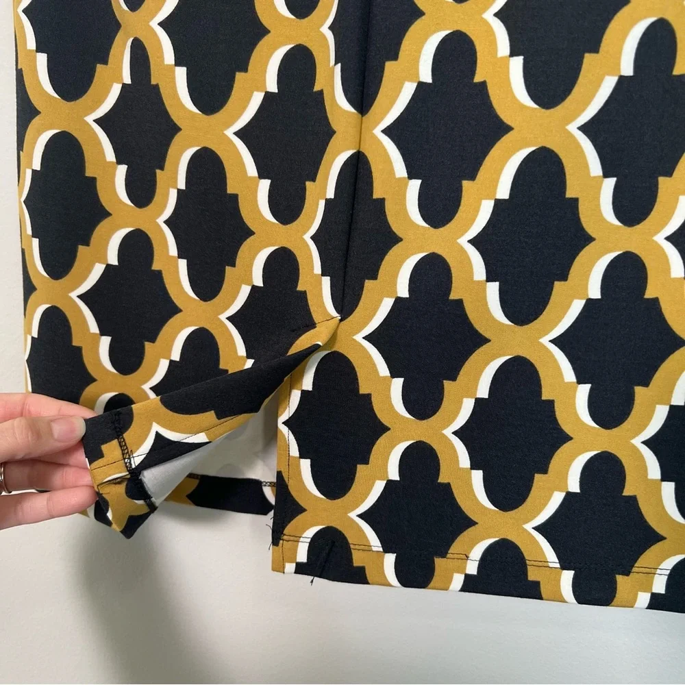 J. McLaughlin Office Workwear Pencil Skirt In black and golden yellow size 2